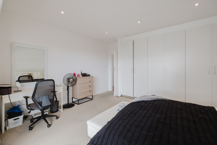 2 Bedroom Property for Sale in Sea Point Western Cape